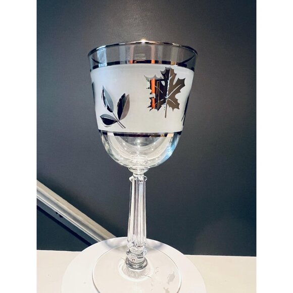 Vintage Hollywood Regency Libbey Frosted Silver Leaf Glassware - Picture 9 of 10